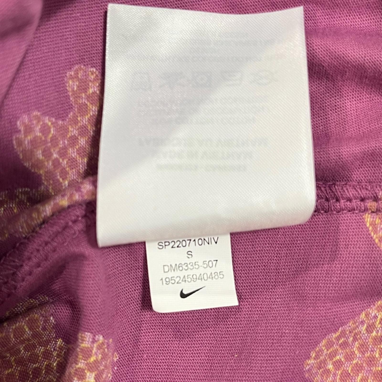 Nike Sportswear Long Sleeve T-Shirt Mens Small ‘Have a Nice Day’ gallery