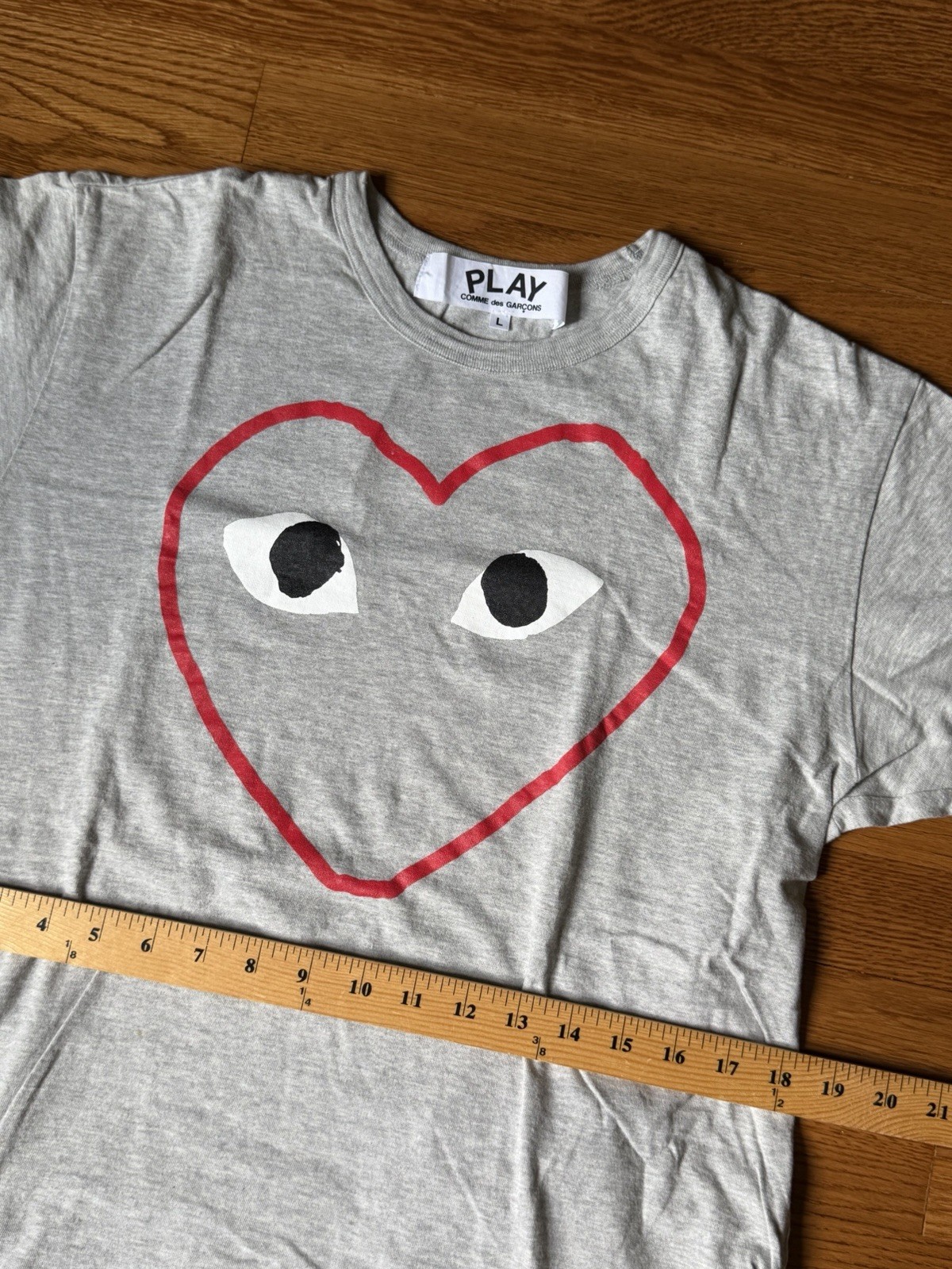 Comme Des Garcons Play Men's T Shirt Heart Logo Designer Size Large gallery