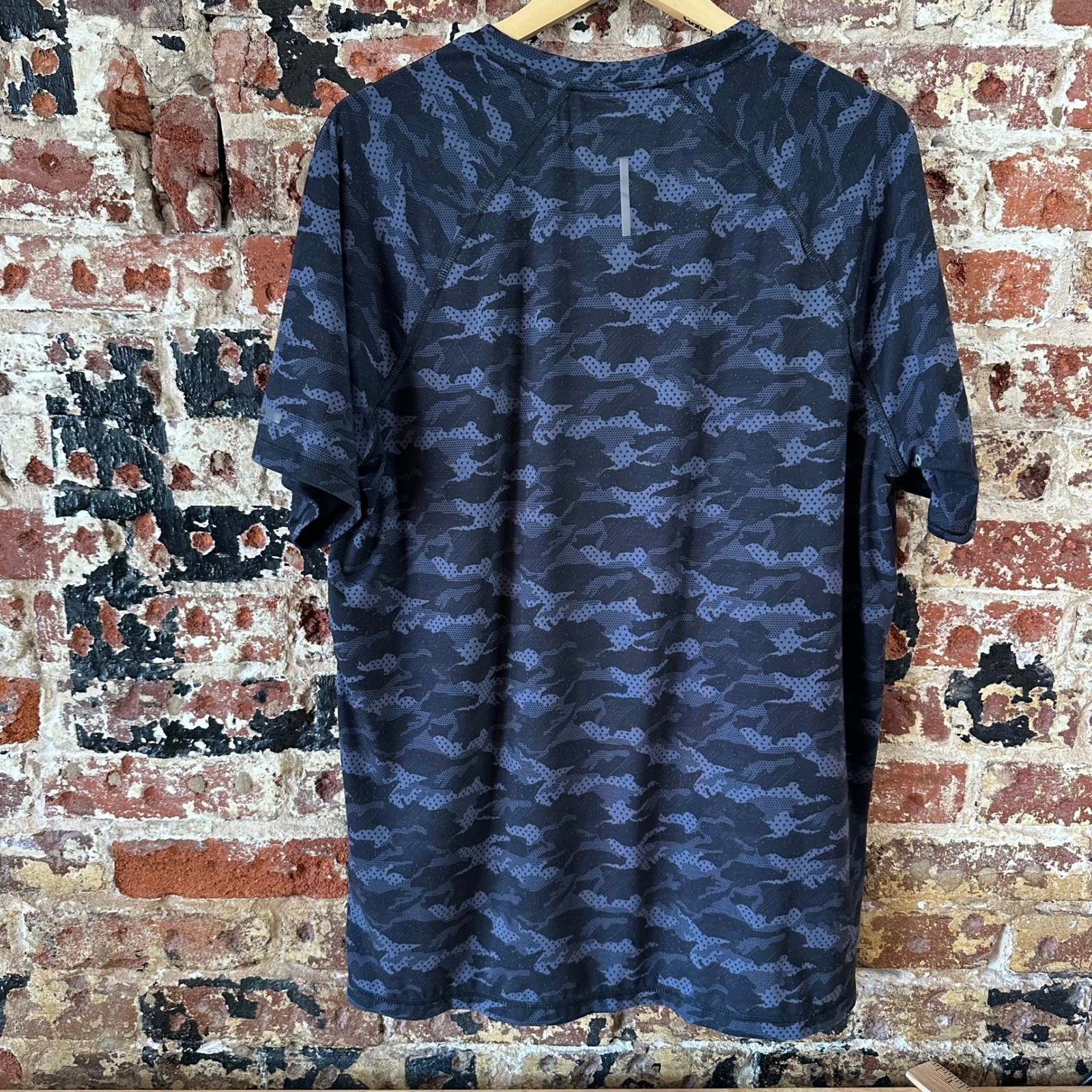 Carhartt LWD BLK Camo Short Sleeve T-Shirt Black Mens Large Logo Relaxed gallery