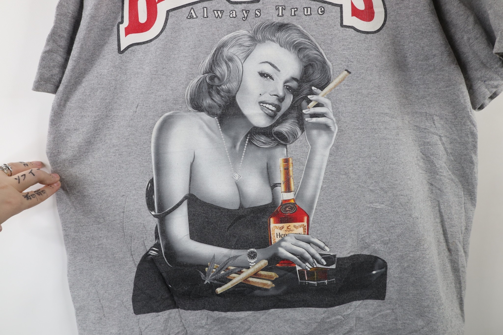 Vintage Streetwear Mens XL Spell Out Backwoods Rolling Papers Marijuana T-Shirt gallery