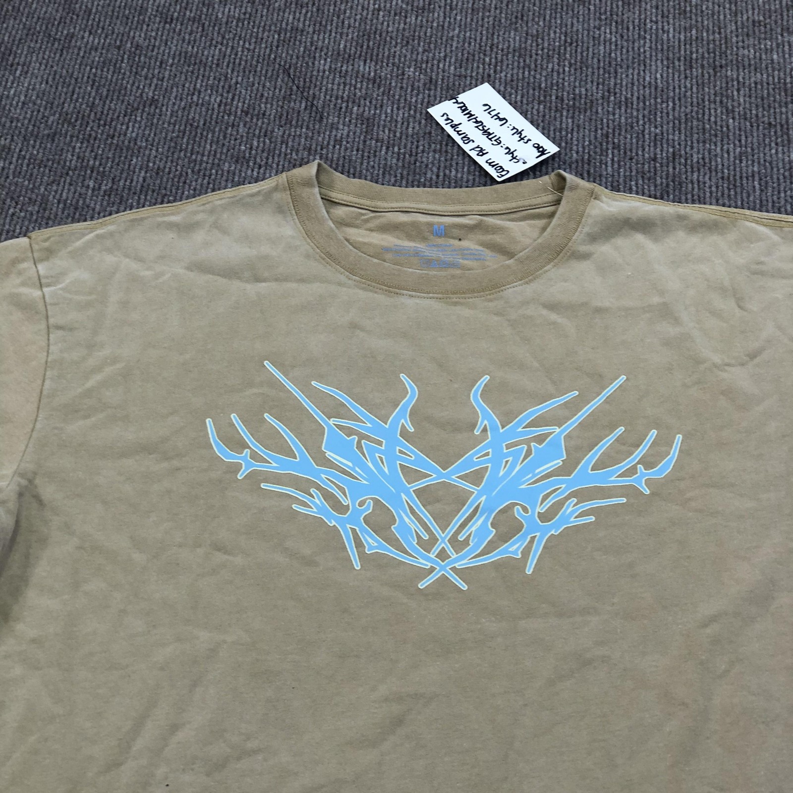 Goodie Two Sleeves Shirt Mens Medium Beige Tribal Graphic Jersey Tee Tagless gallery