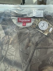 Supreme Rhinestone Script S/S Top Realtree Hardwoods Camo T-Shirt Size L