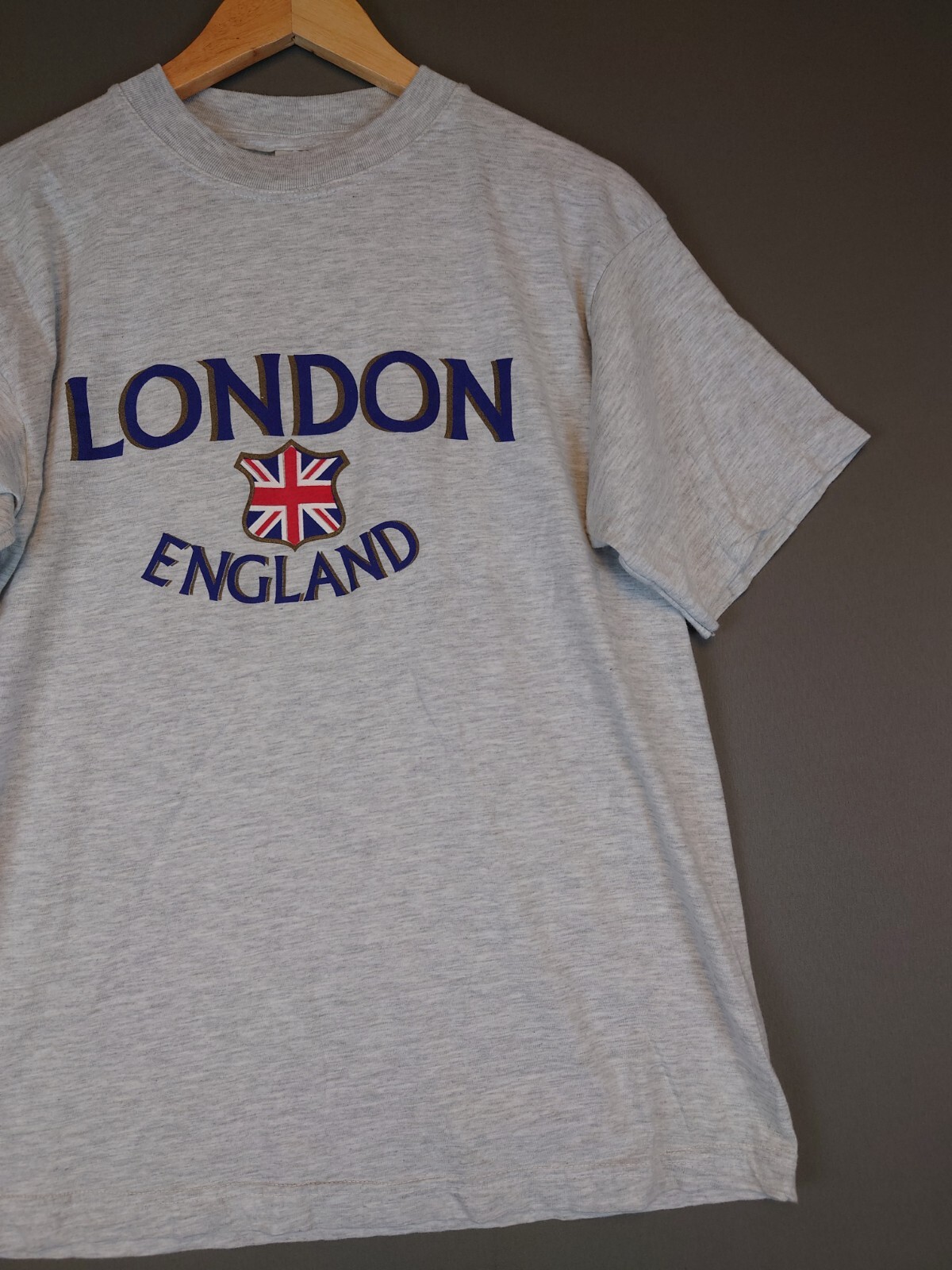 London England Graphic Tourist Tee Short Sleeve T Shirt Gray Men's Size Medium gallery