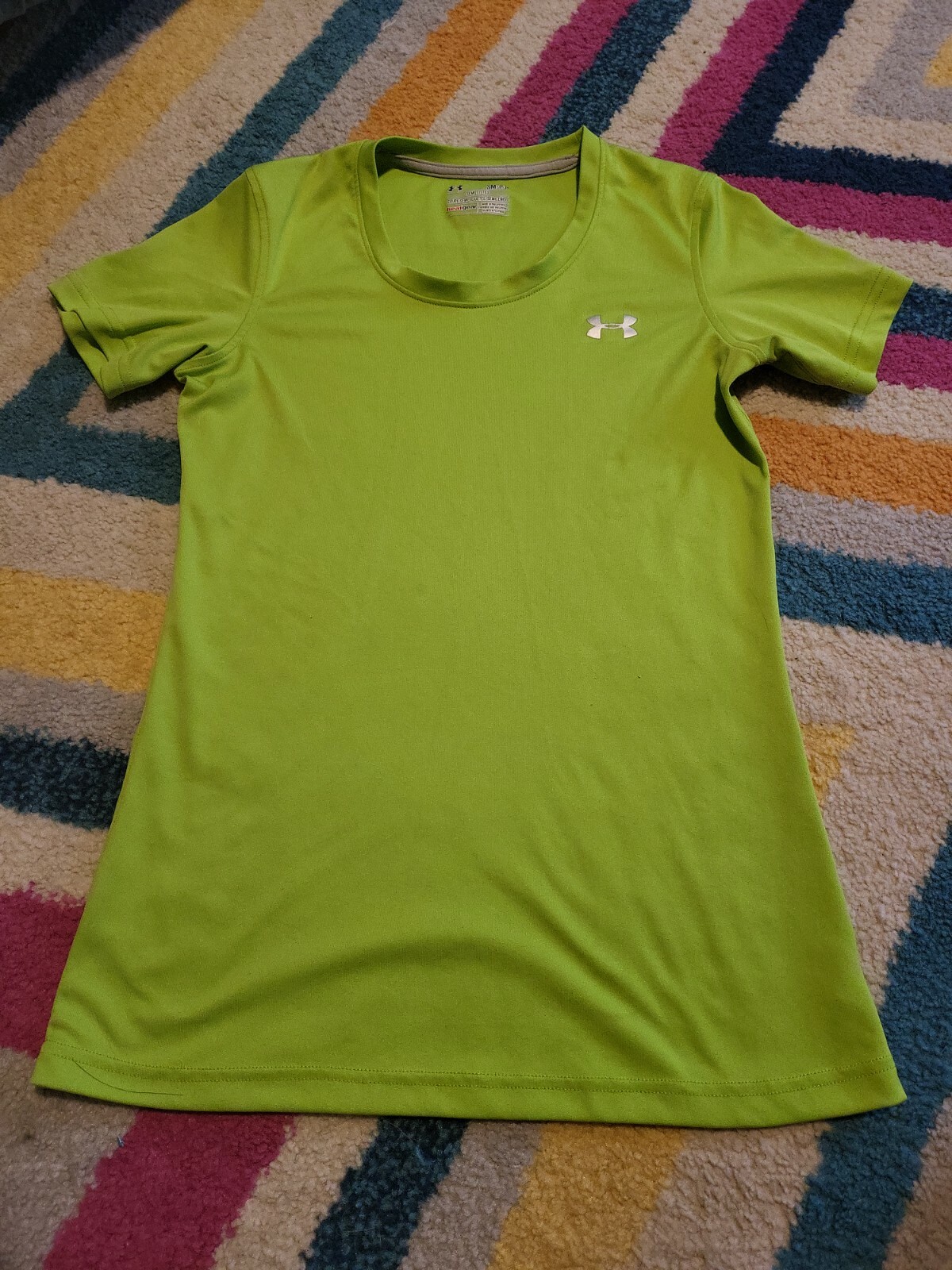 Men's Unisex Under Armour Size Small Lime Green Heat Gear T-Shirt Semi-Fitted gallery