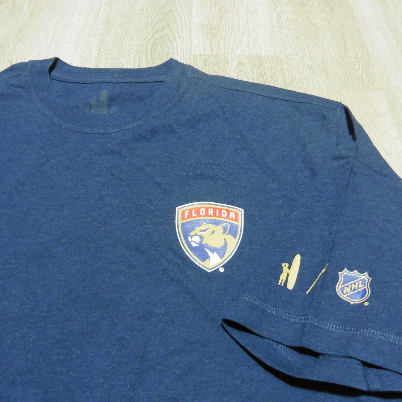 Johnnie-O Men's M Florida Panthers NHL Crew Neck T-Shirt Heather Twilight SS gallery