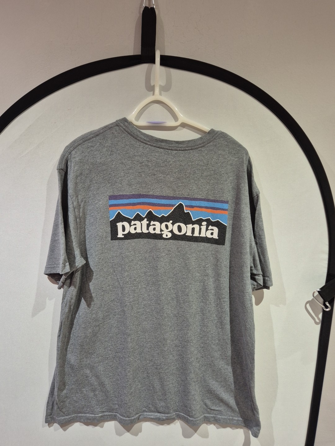 MENS PATAGONIA P-6 LOGO COTTON T-SHIRT SIZE LARGE gallery