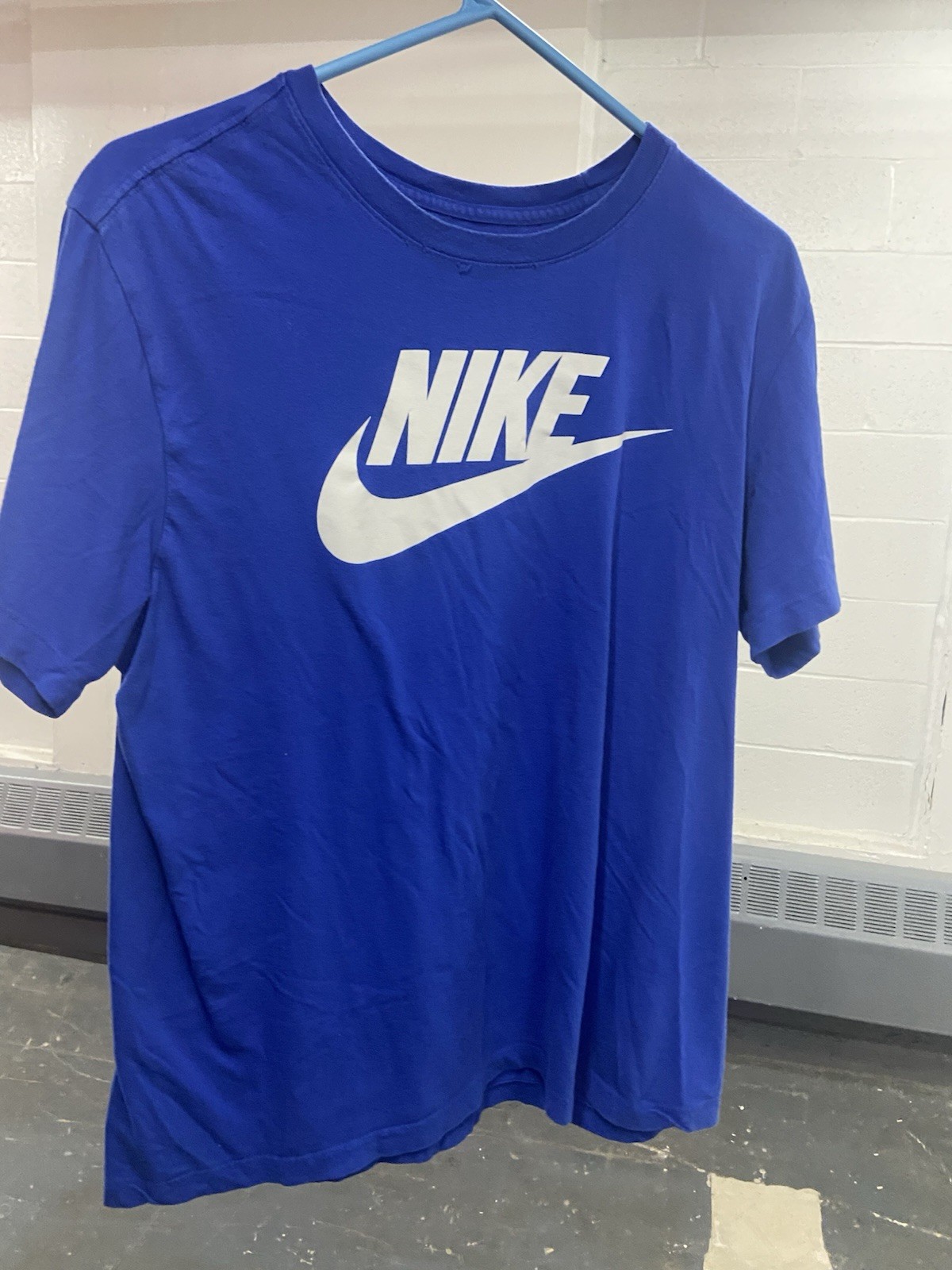 Nike The Nike Tee Men's Blue/White Graphic Logo Crew Neck Short Sleeve T-Shirt L gallery