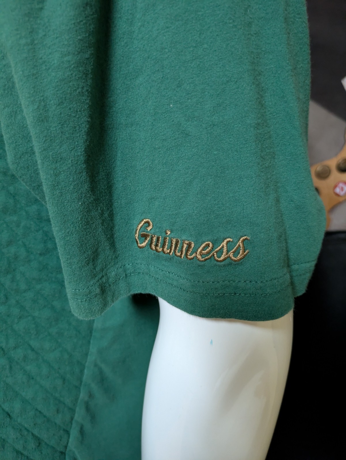Guinness Red Jacket Quilted Logo T Shirt Irish Stout Beer 2XL XXL Medieval Rugby gallery