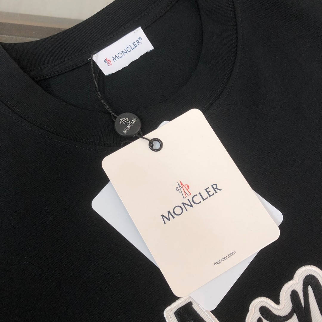 New Moncler Unisex Black Crew-Neck Short-Sleeve Cotton T-Shirt M gallery