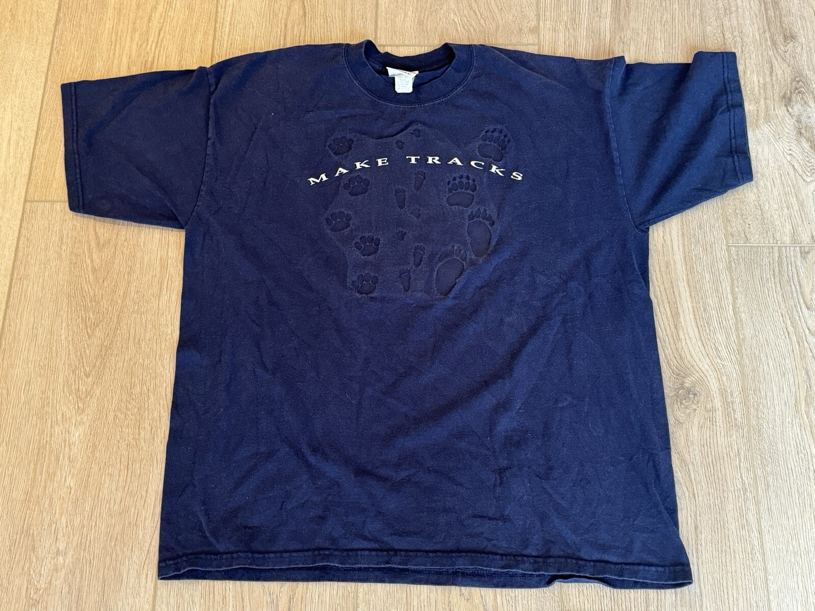 Vintage Discovery Channel Store Make Tracks Blue Animal Prints T Shirt Size XL