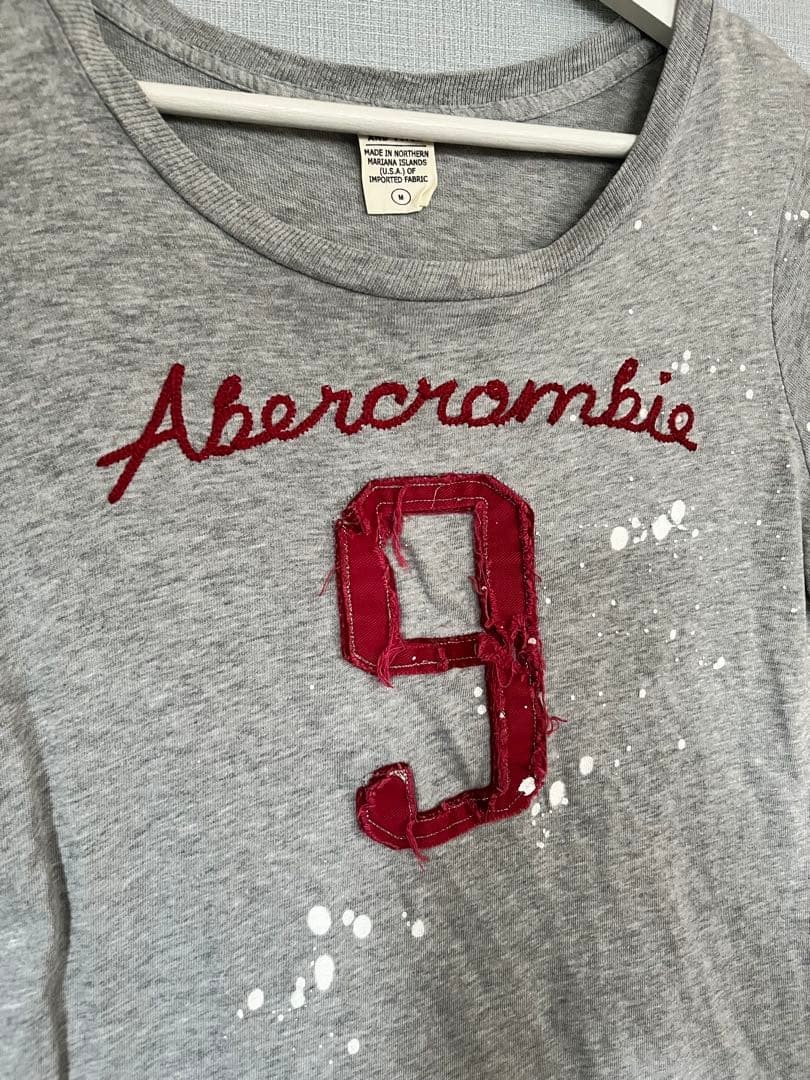 Abercrombie & Fitch Gray Paint Splatter Distressed Patch Logo Tee Size M gallery