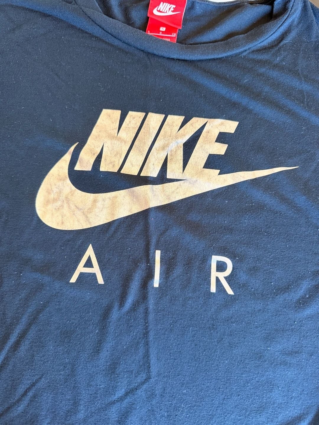 Vintage Nike Air Women's Metallic Gold Logo Curved Hem T-Shirt gallery