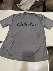 MEN’S SIZE LARGE CABELA’S GRAY UPF+30 BREATHABLE POLYESTER SHORT SLEEVE T-SHIRT