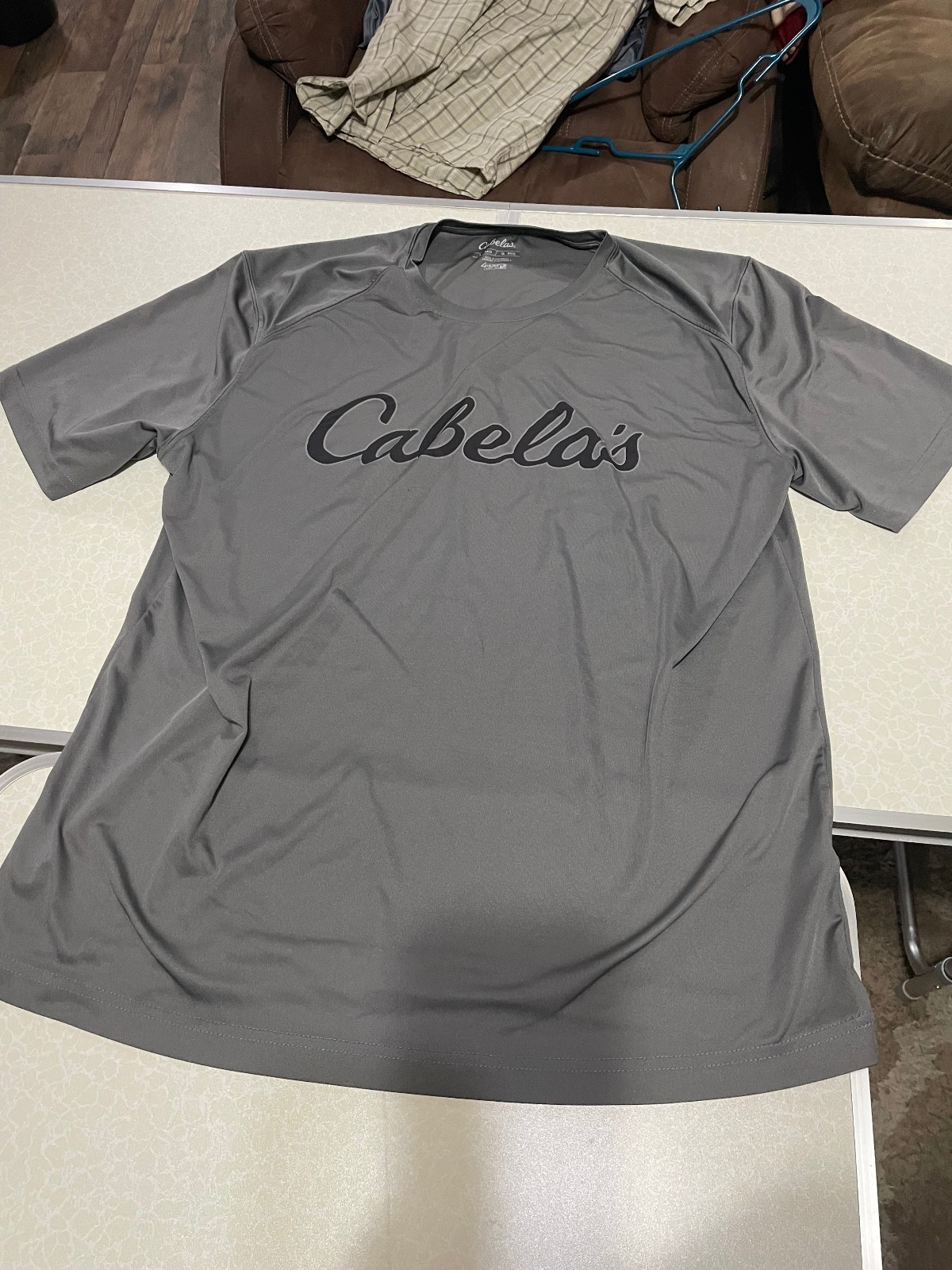 MEN’S SIZE LARGE CABELA’S GRAY UPF+30 BREATHABLE POLYESTER SHORT SLEEVE T-SHIRT