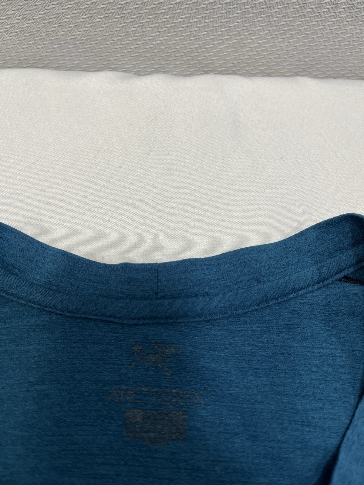 Arteryx T Shirt Men Size Medium/Large M/L Basic Blue Hiking Gorpcore Active gallery