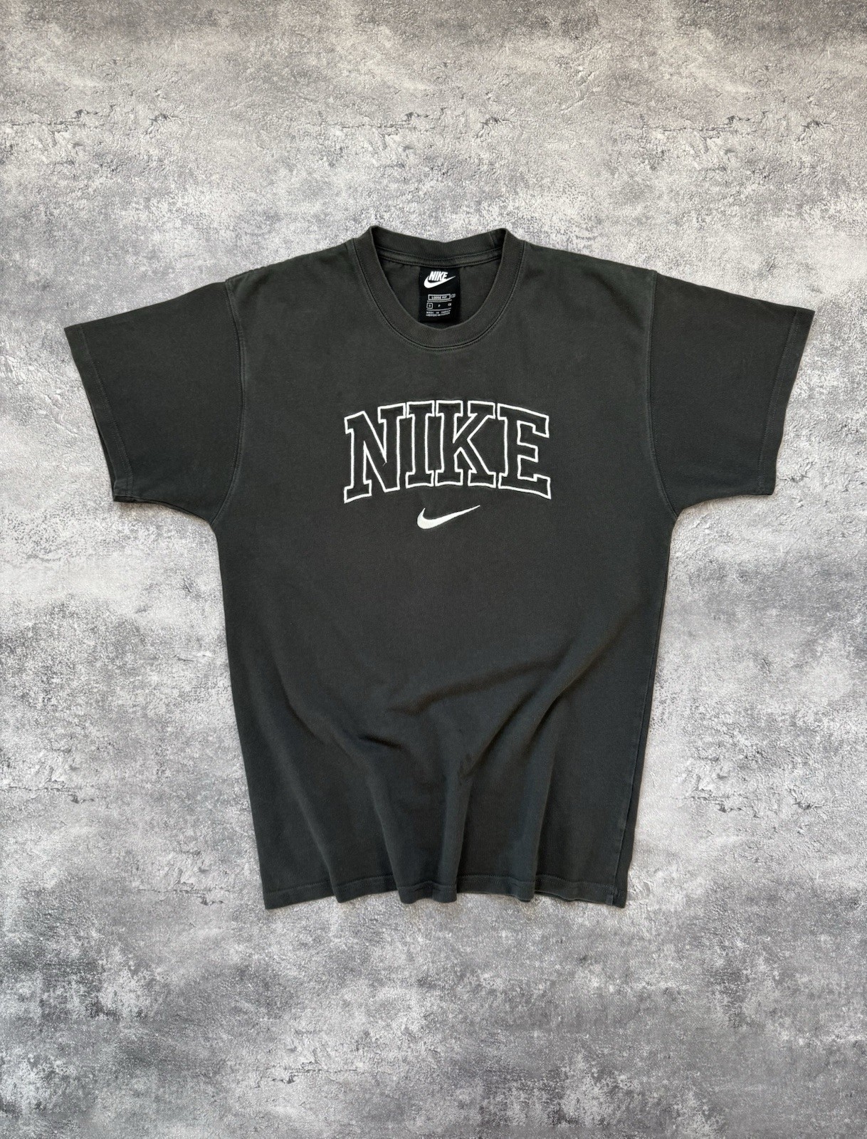 VTG 90s Nike Center Logo T-Shirt Big Logo Swoosh Embroidered Gray Tee Y2K Size S gallery