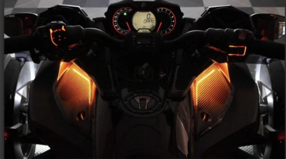 New Side Vent Running Light with Turn Signal Integration for Spyder F3/F3T/F3L