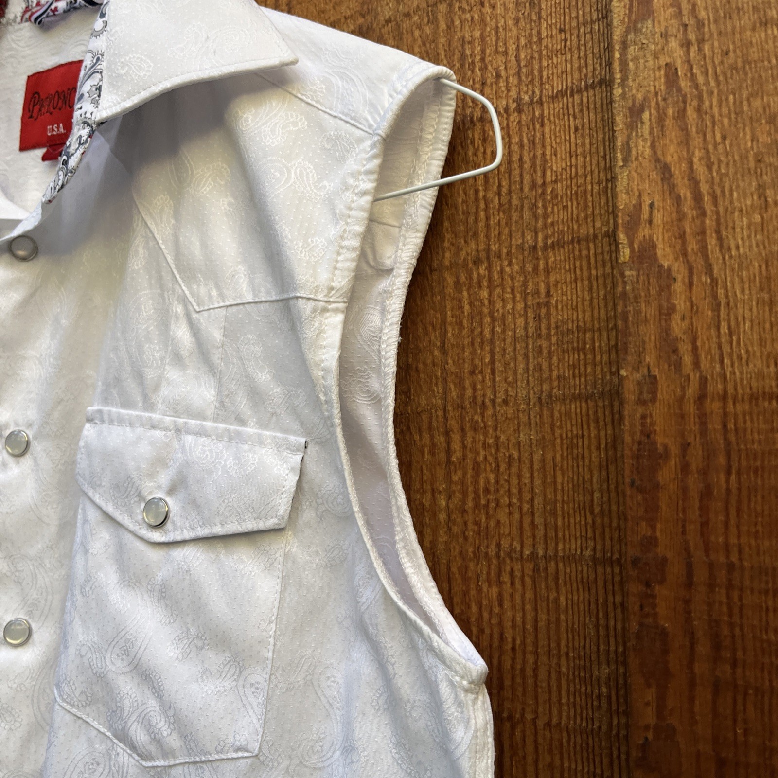 Patroncito Shirt Small White Sleeveless Textured Brocade Fabric Snap Button Dow gallery