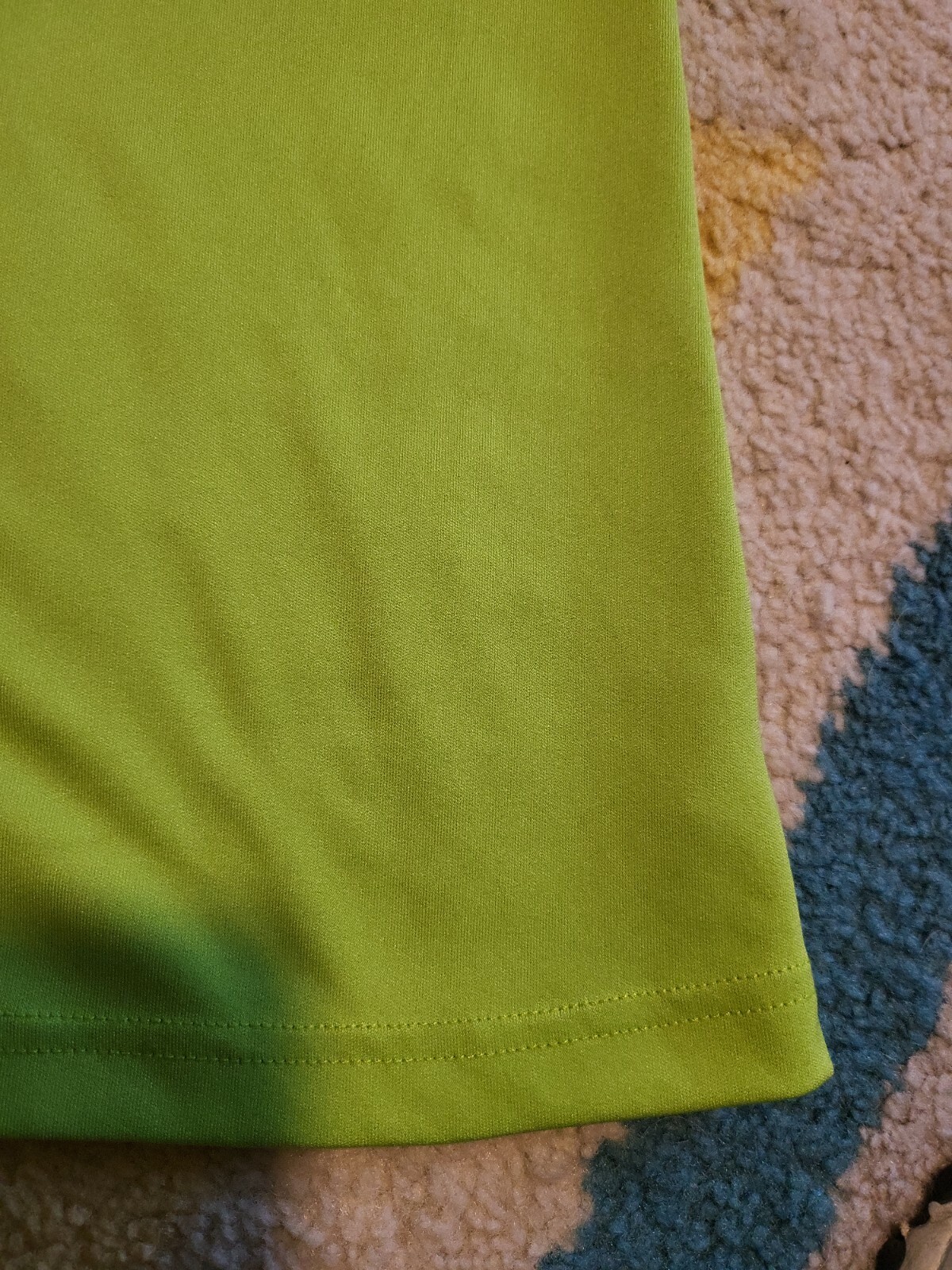 Men's Unisex Under Armour Size Small Lime Green Heat Gear T-Shirt Semi-Fitted gallery