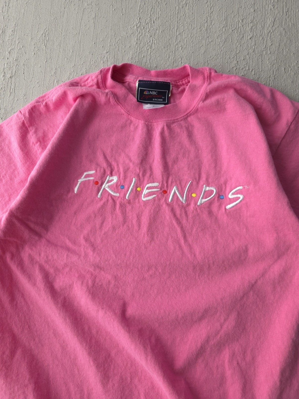 Vintage 2000s Friends NBC Store Pink Embroidered T-shirt TV Promo M gallery