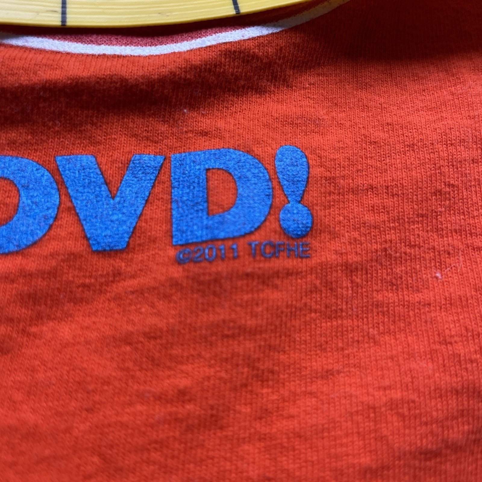 2011 Rio Movie DVD / Blu-Ray Promo T-Shirt Orange Men's XL Regular gallery