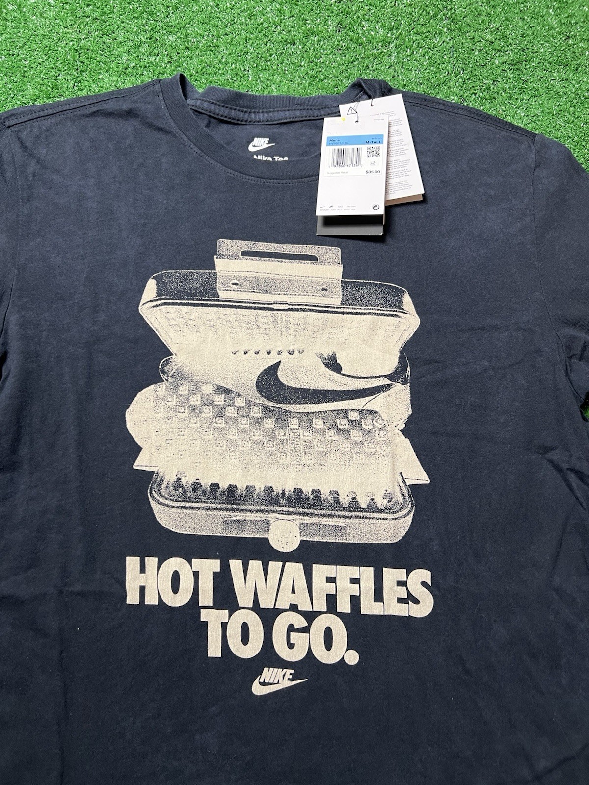 NIKE Hot Waffles To Go BLACK S/S T-SHIRT SZ: Medium Tall NWT HV9803-010 gallery