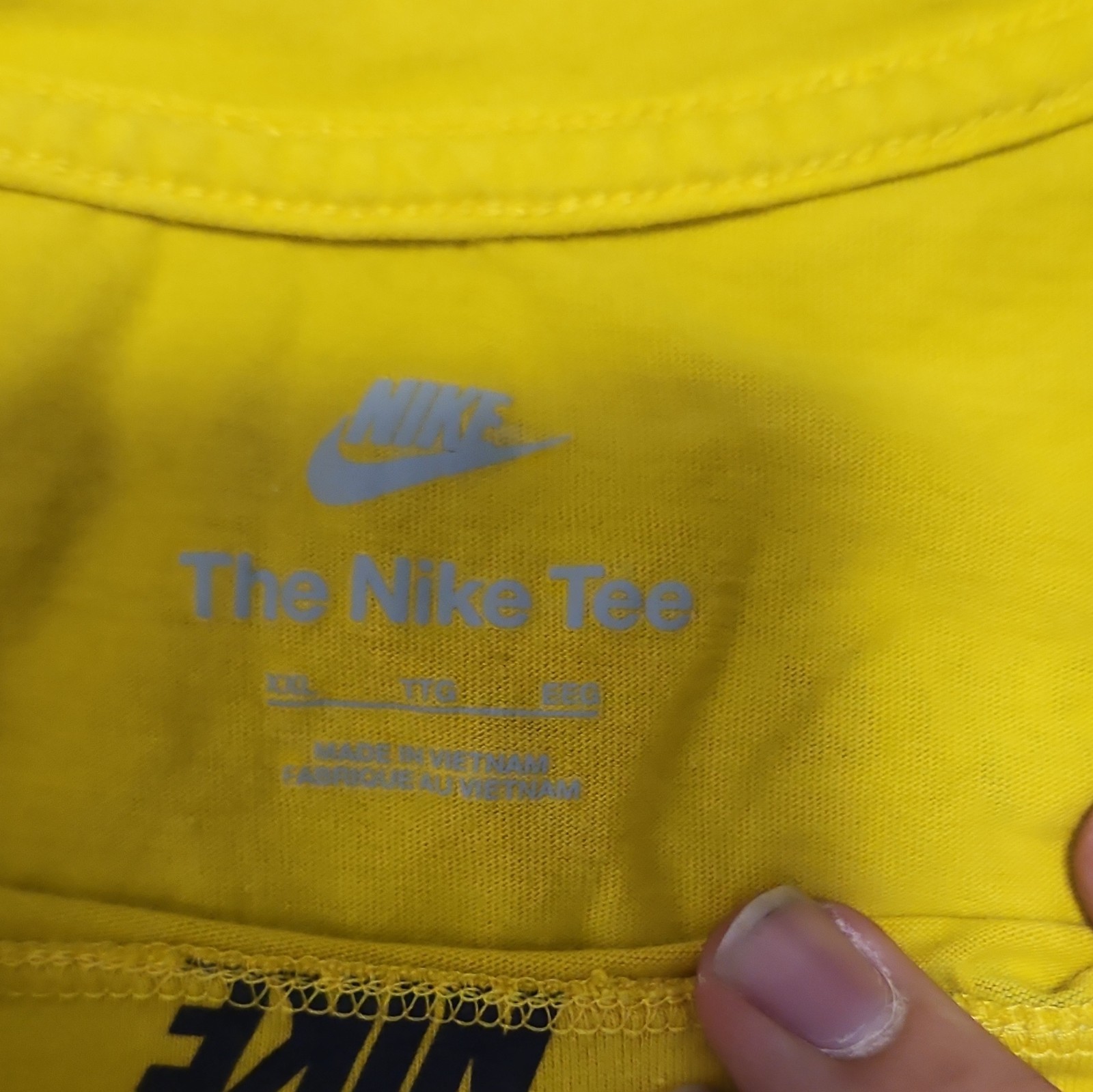 Nike The Nike Tee Men’s XXL Yellow Short Sleeve Graphic Logo Crew Neck T-Shirt gallery