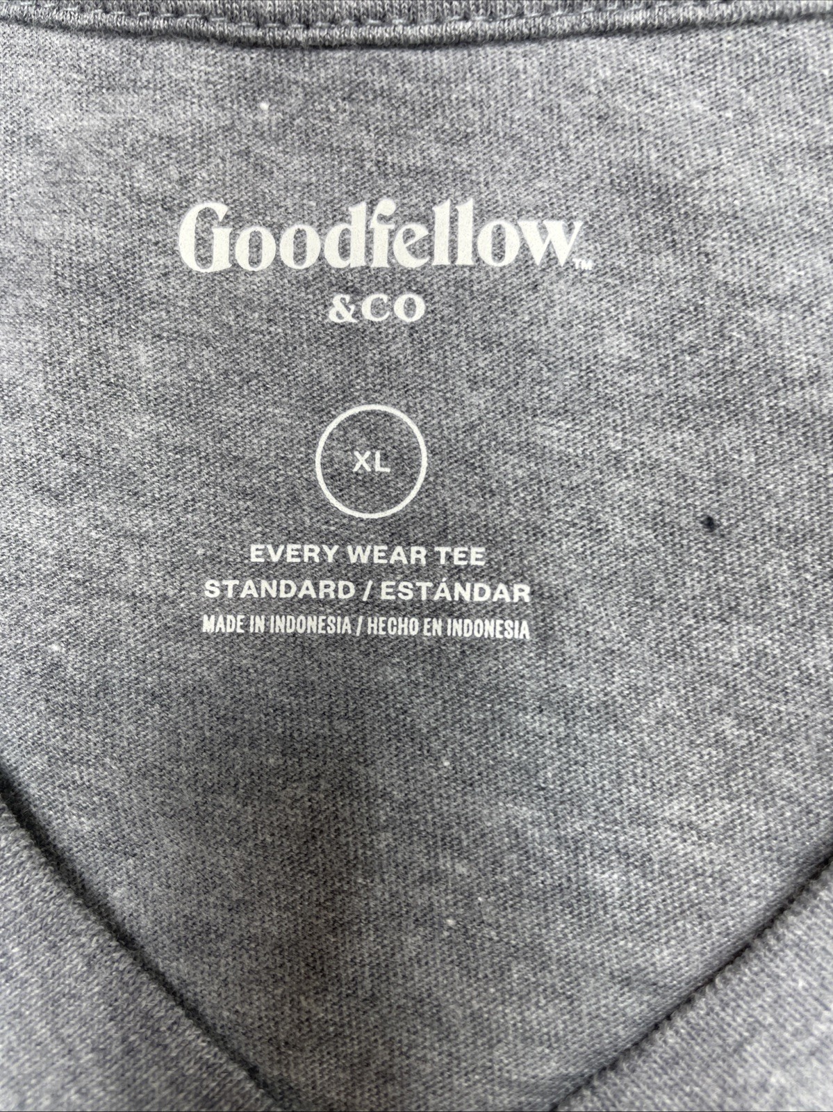 NWT Goodfellow & Co Men’s V-Neck T-shirt Size XL Gray Short Sleeve Standard Fit gallery