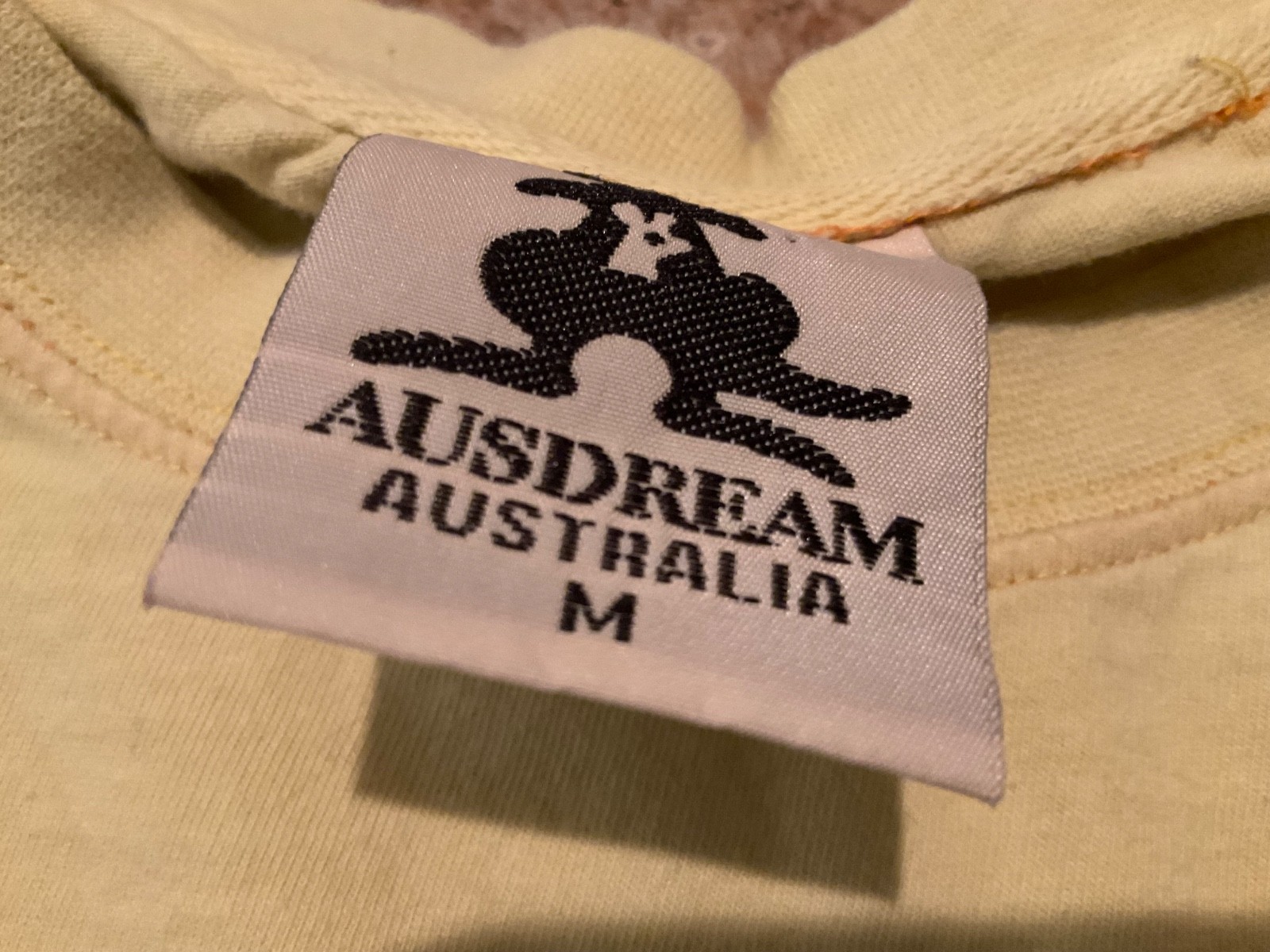 AUSDREAM AUSTRALIA KOALA EMBROIDERED GRAPHIC T-SHIRT ( MENS M ) YELLOW TONE gallery