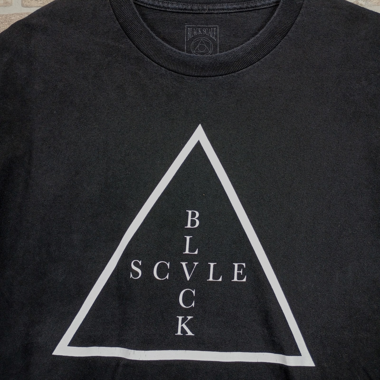 Black Scale T-Shirt Large Mens Black Triangle Logo Graphic Streetwear gallery