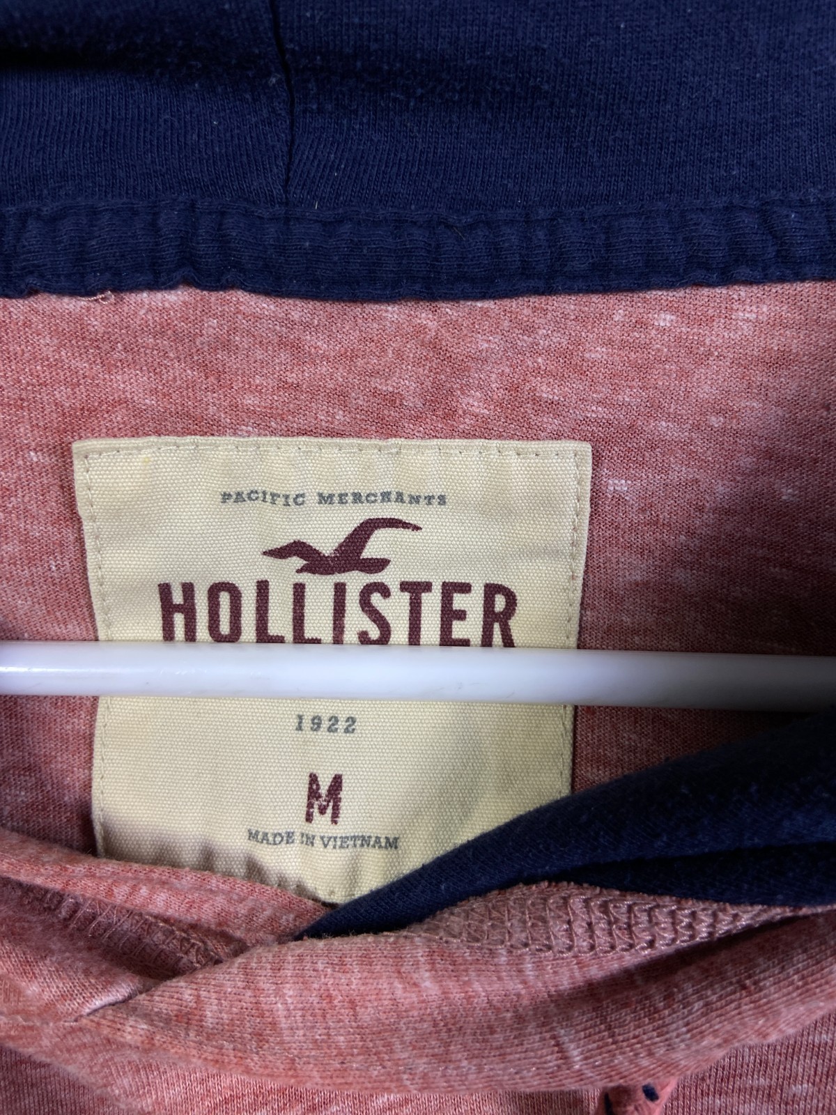 Hollister California Men's Red Hooded Tshirt Medium Surf Beach Lightweight EUC! gallery