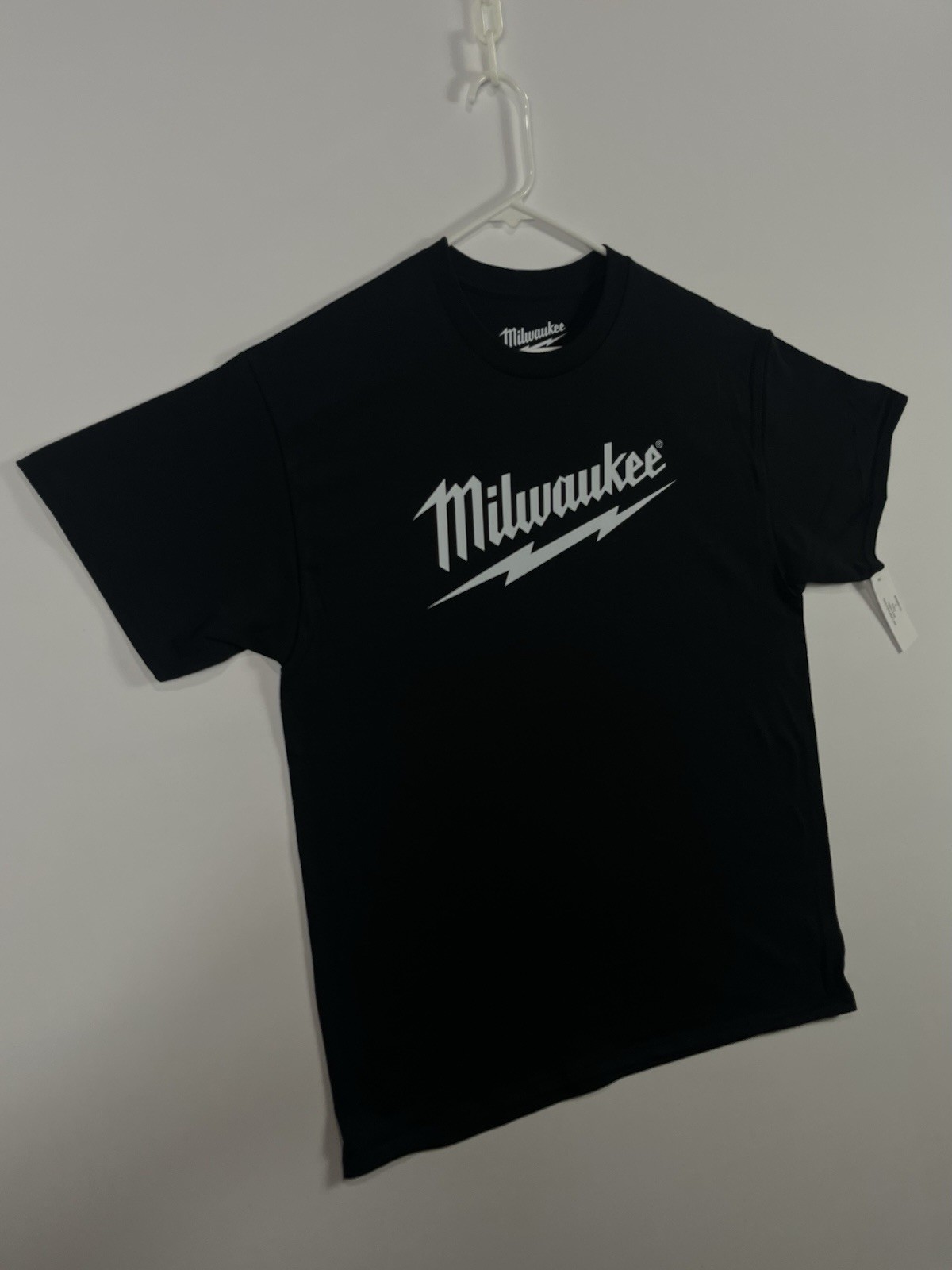 Milwaukee Black T-Shirt (New Condition) M18 Battery Heavy Duty Power Tools Tee gallery