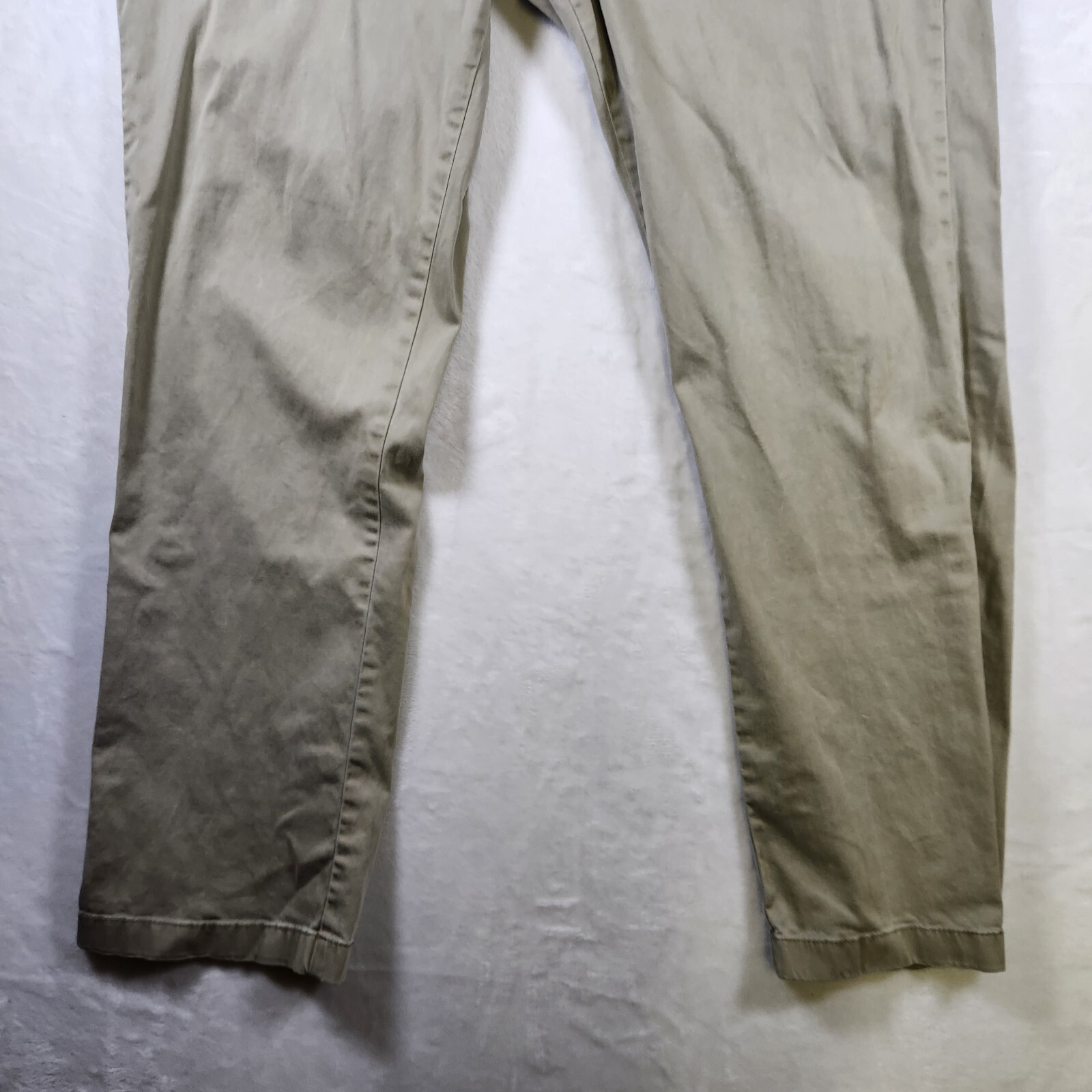 Tommy Bahama 38x32 Flat Front Chino Pants Khaki Relaxed Fit Lightweight gallery
