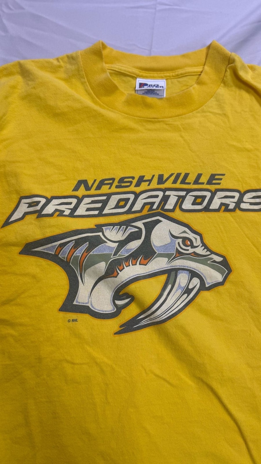 Vintage 90s Nashville Predators Pro Player NHL T-Shirt Size Large gallery