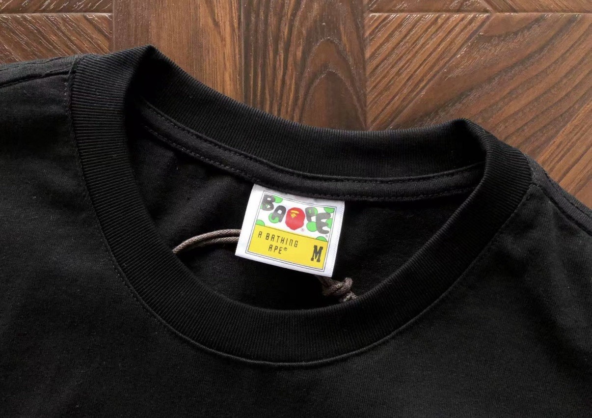 A Bathing Ape Mens Black Logo Graphic Crewneck T-Shirt gallery