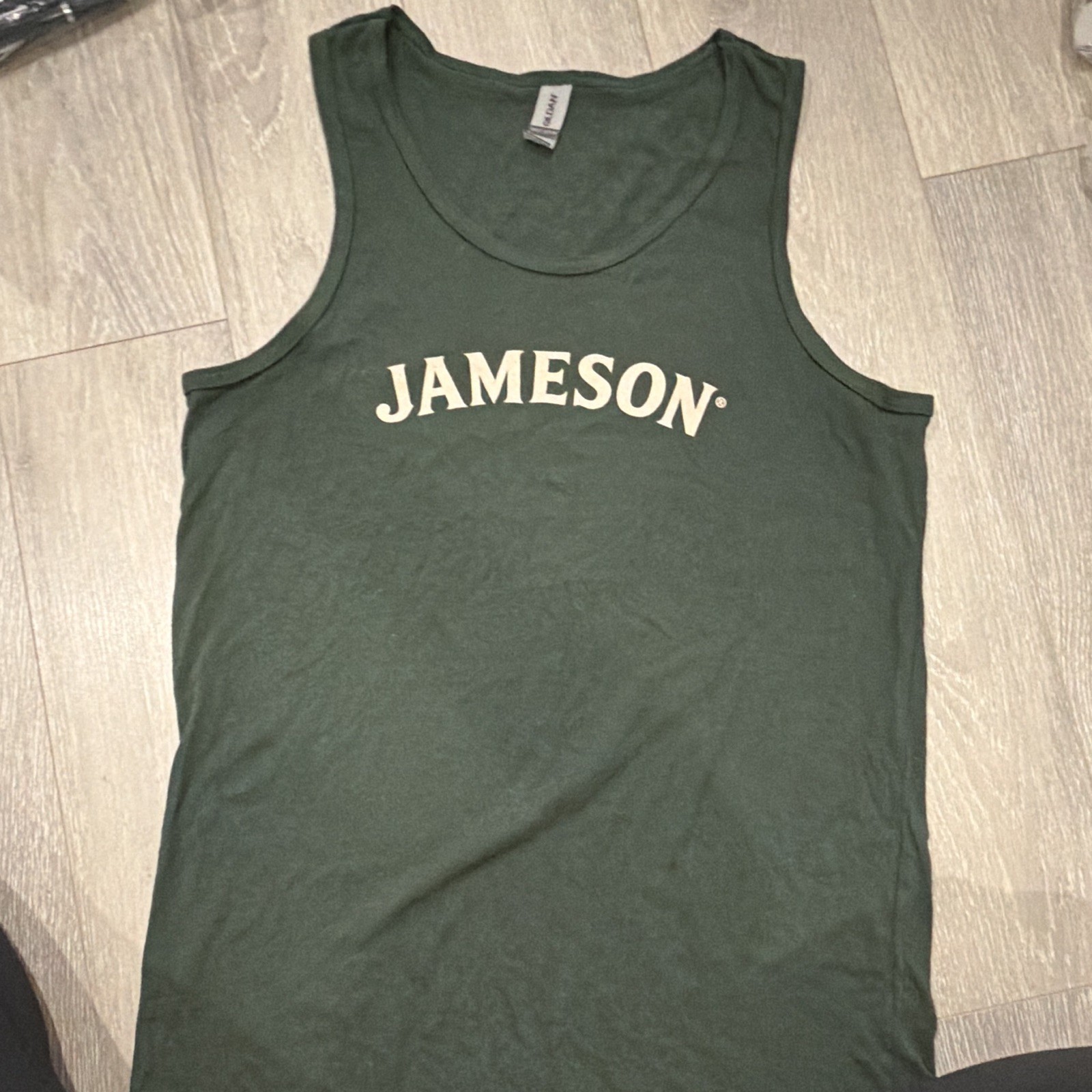 Gildan Heavy Cotton Men’s M Green Scoop Neck Sleeveless Jameson Logo Tank Top gallery