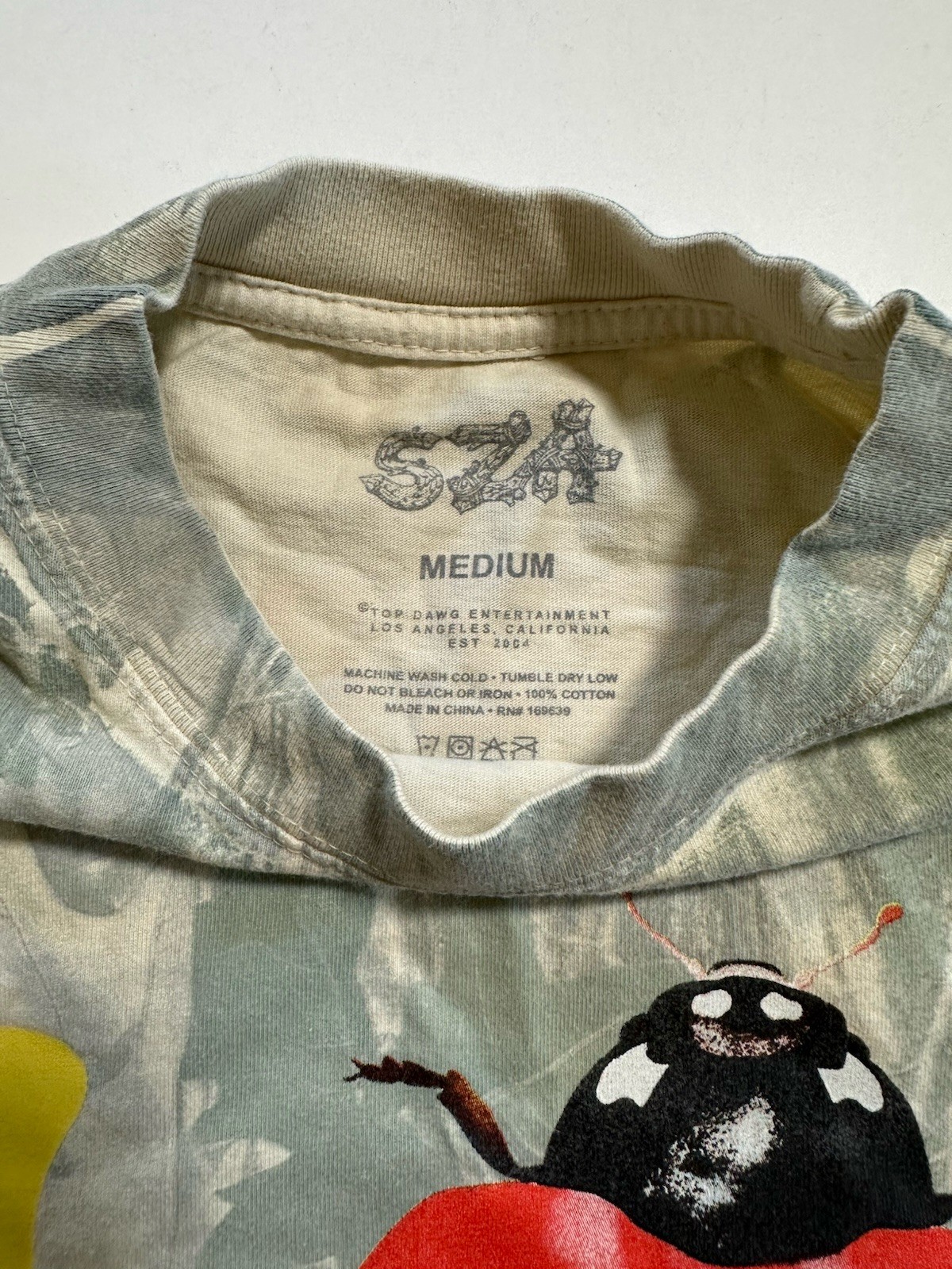 SZA Grand National Tour 2025 Official Merchandise Camo Ladybug Shirt Size M gallery