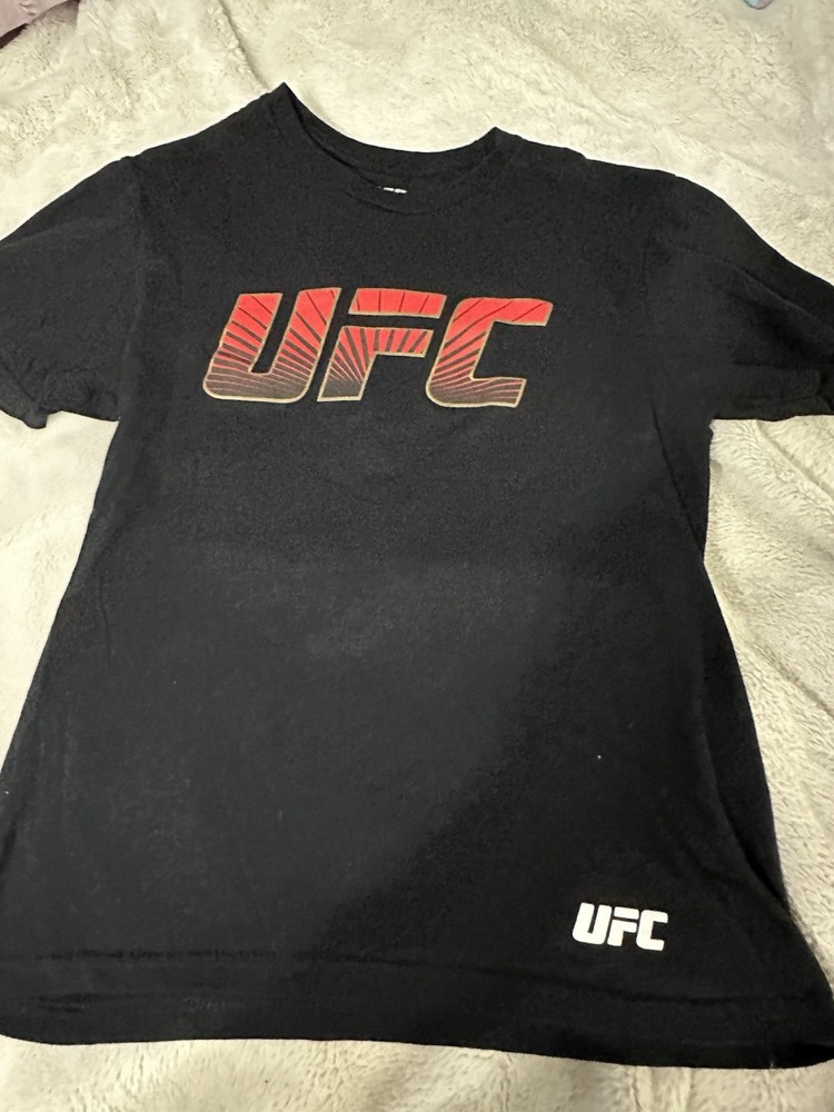 UFC Authentic Tshirt Men’s Small Black Short Sleeve Fight