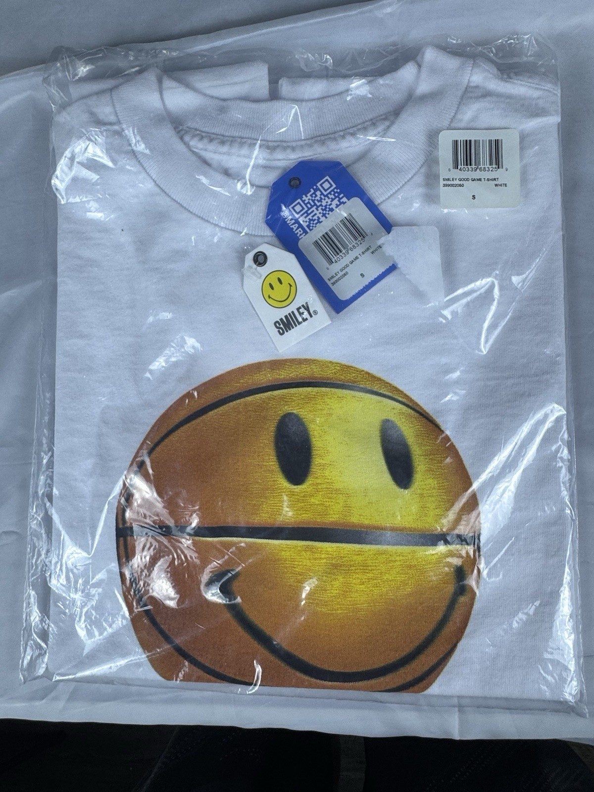 Market Smiley Good Game White T-Shirt Size “Small”New With Tags.