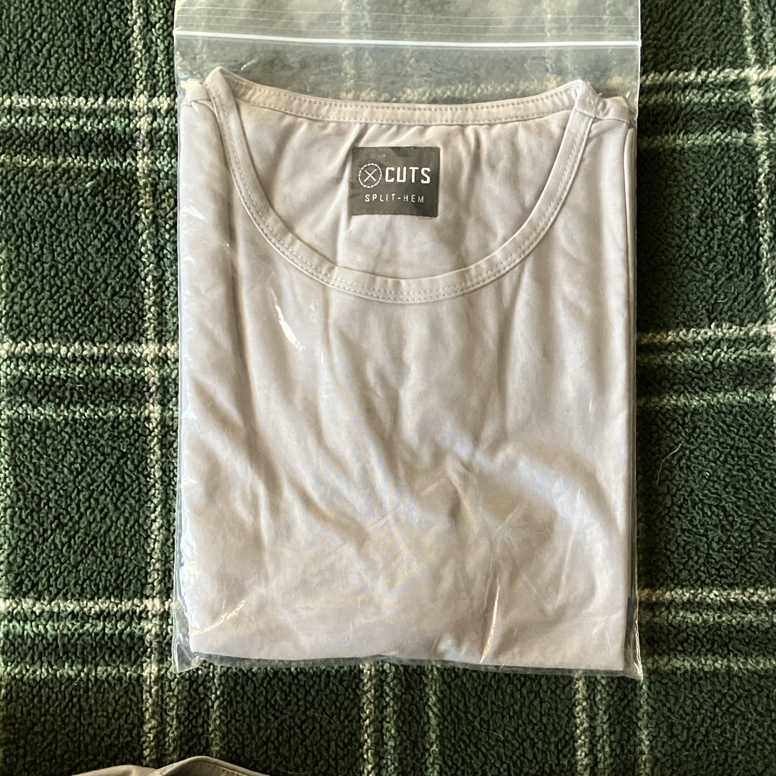 Cuts T-Shirt Lot Multicolor Curve-Hem & Split-Hem XL/L Sizes gallery