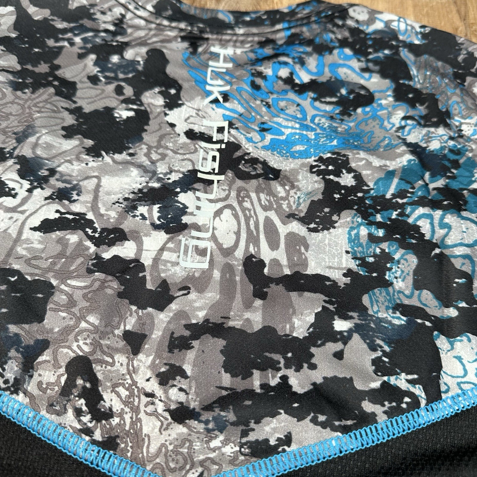 NEW Huk Fishing Long Sleeve Shirt Mens Small Icon X Tide Change Geometric gallery