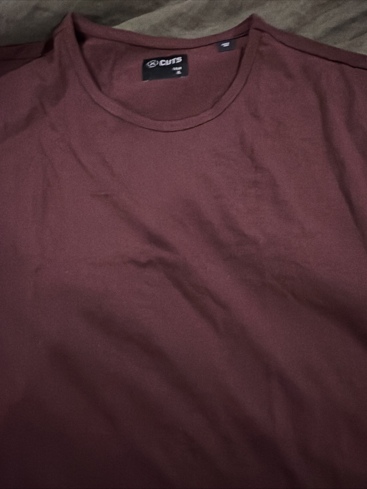NWOT Cuts AO Men’s Trim XL Short Sleeve Crew Curve-Hem Magenta Tee- $54 Retail!