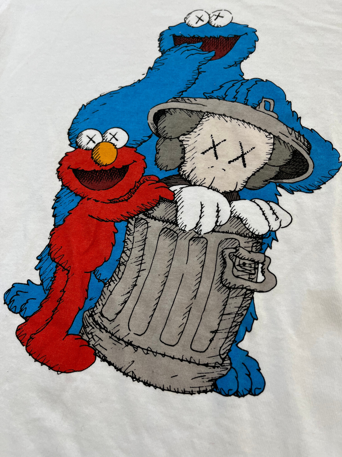 Kaws Sesame Street UT X Uniqlo Graphics WHITE T-Shirt - Unisex/Men's XS gallery