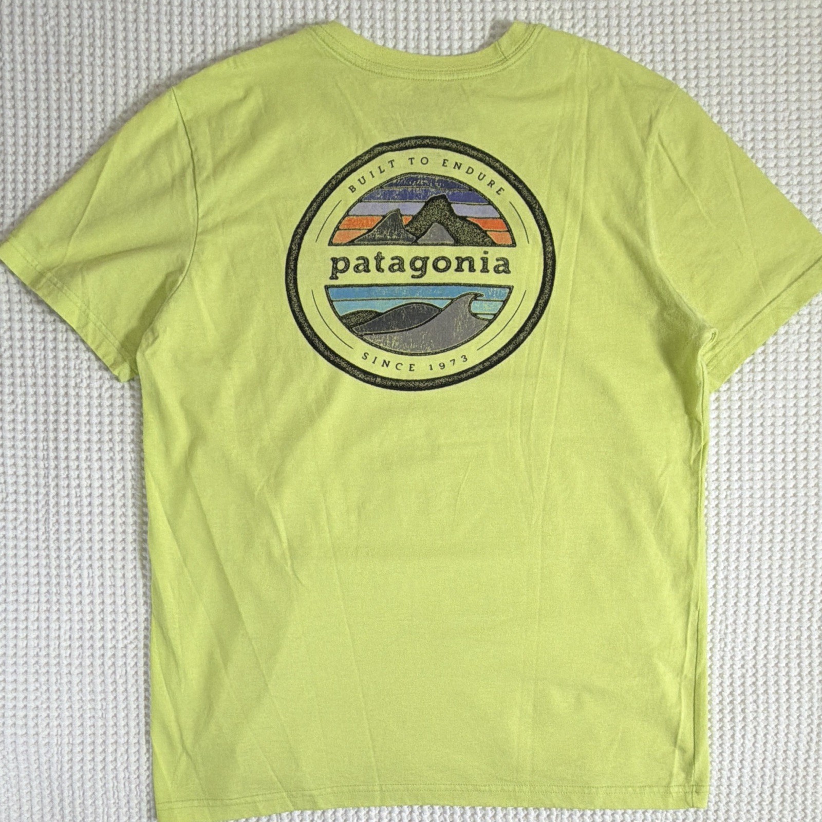 Patagonia Men’s Green Graphic Logo Crew Neck Short Sleeve Cotton/Poly Knit M gallery