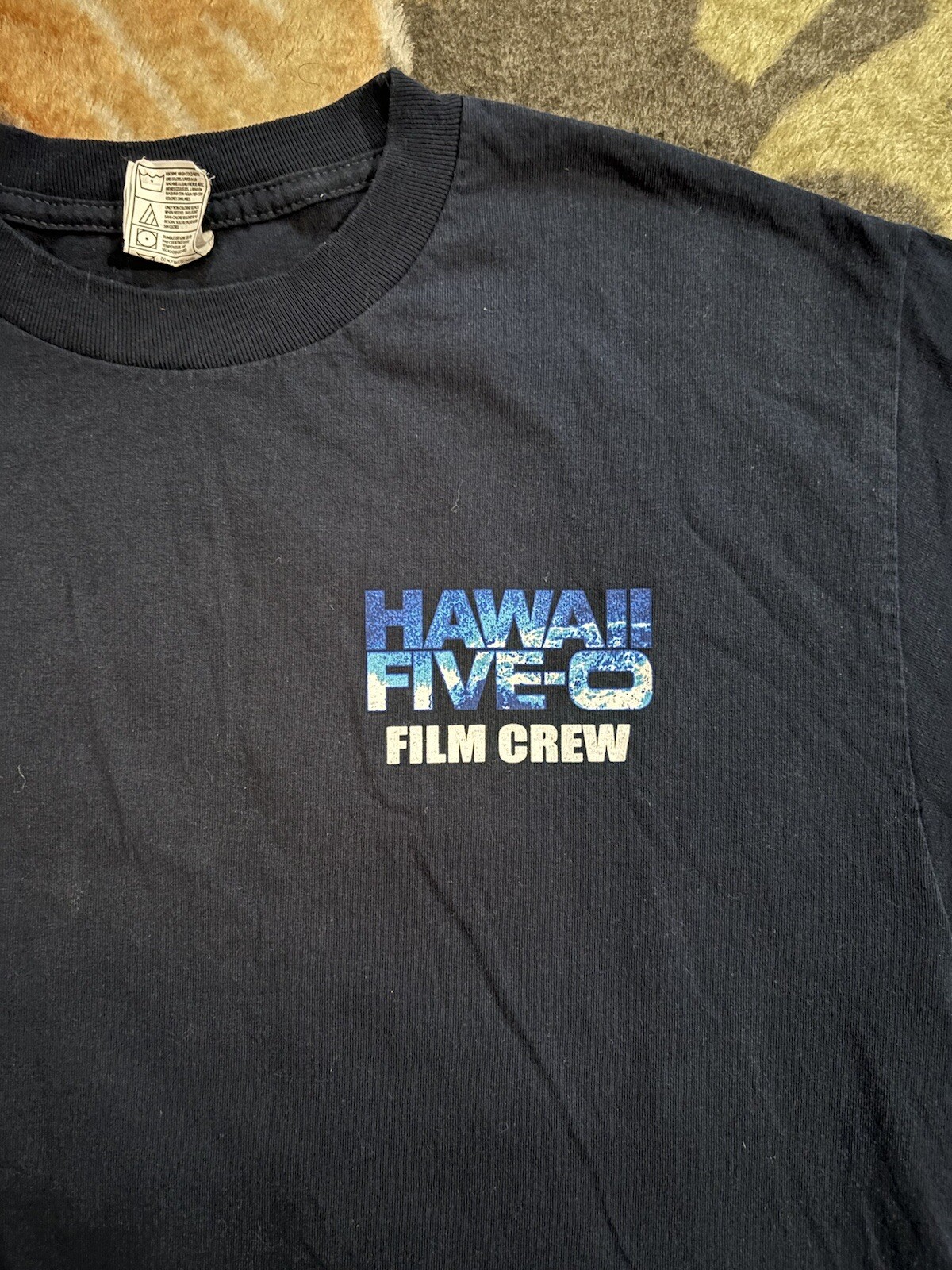 Hawaii Five-O Cast and Crew T Shirt Sz Med Season 6 Adult Navy Blue gallery
