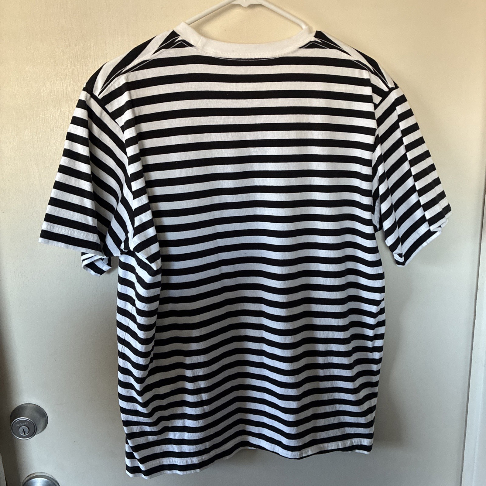 Sprz NY-Andy Warhol Strip Campbell’s Tomato Soup T-Shirt Men’s Sz Large Uniqlo gallery