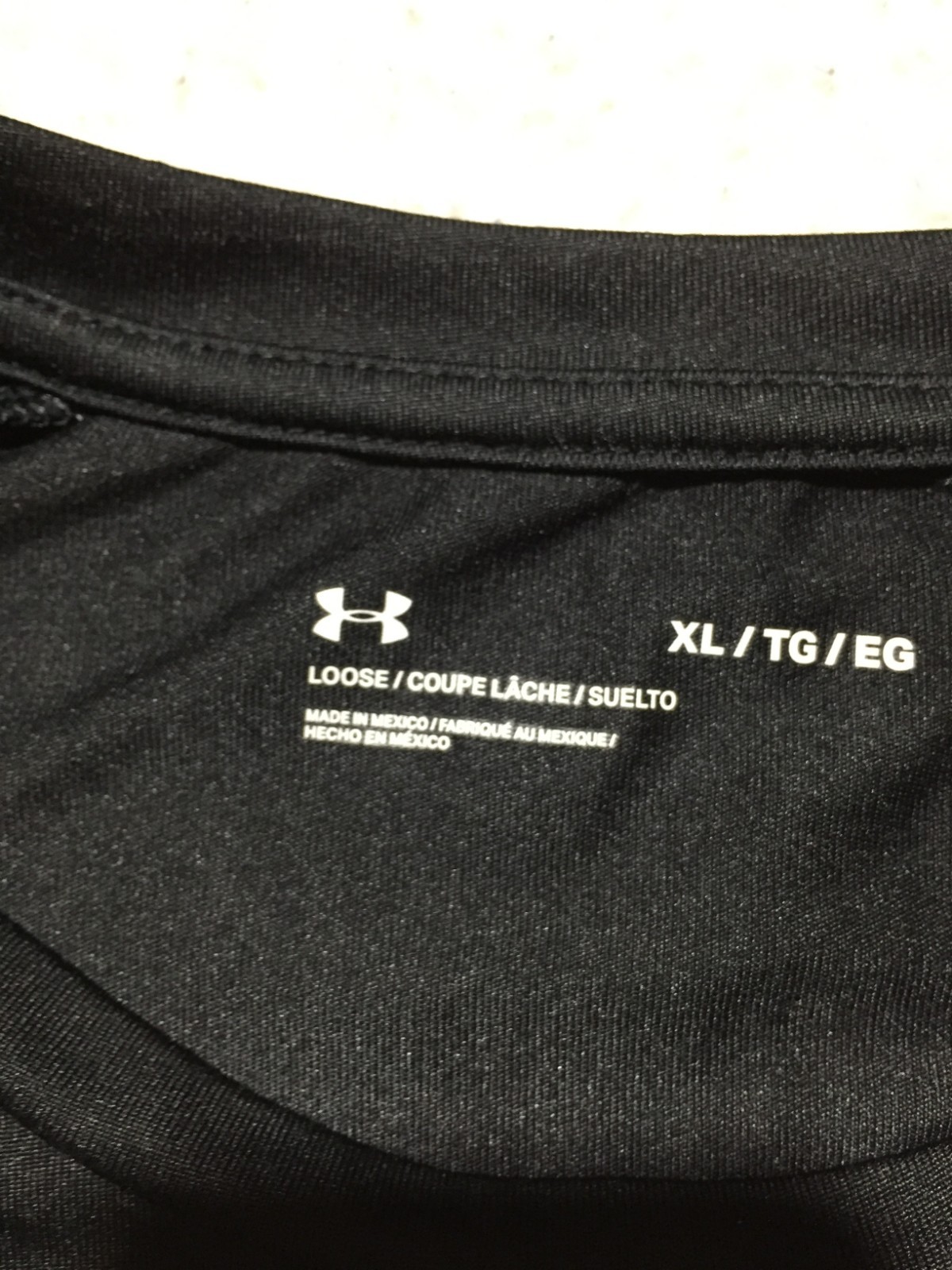 Under Armour T Shirt Mens XL Loose Black Crew Neck Long Sleeve Stretch Soft gallery