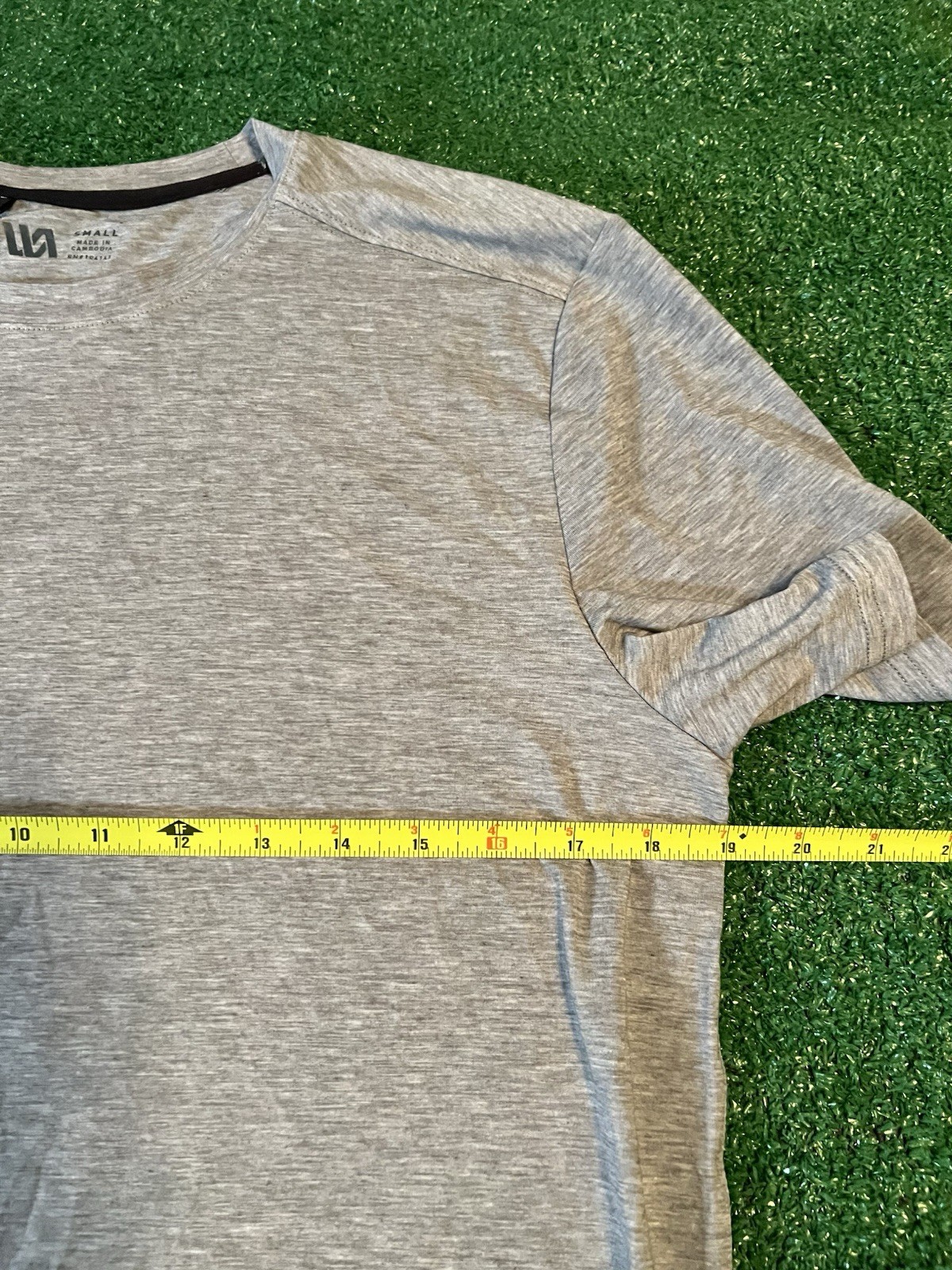 VRST Mens Size Small T Shirt Gray Heather Gym Grey Shirt NWT $38 gallery