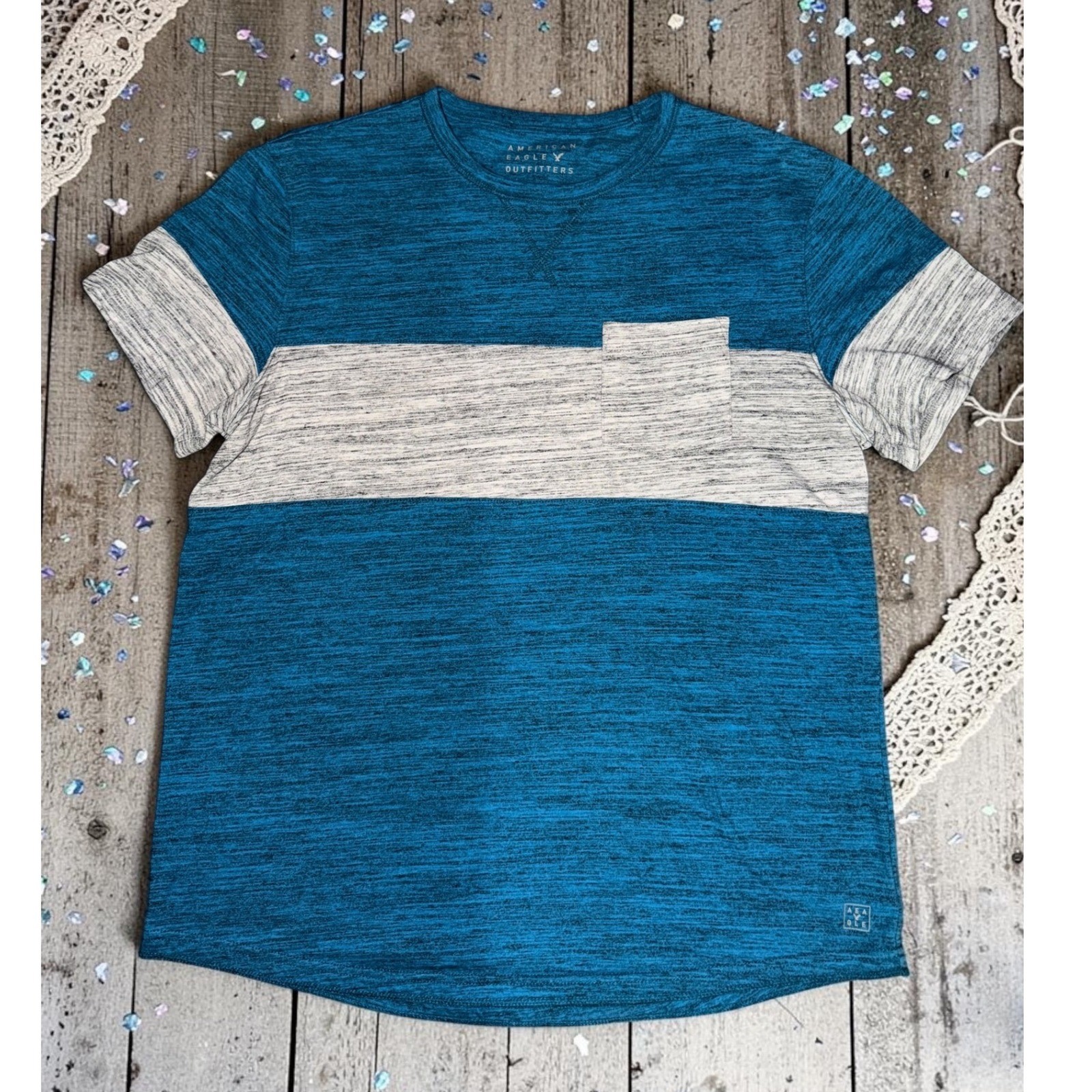 American Eagle – Mens Blue Colorblock Pocket Short Sleeve tshirt – Size L