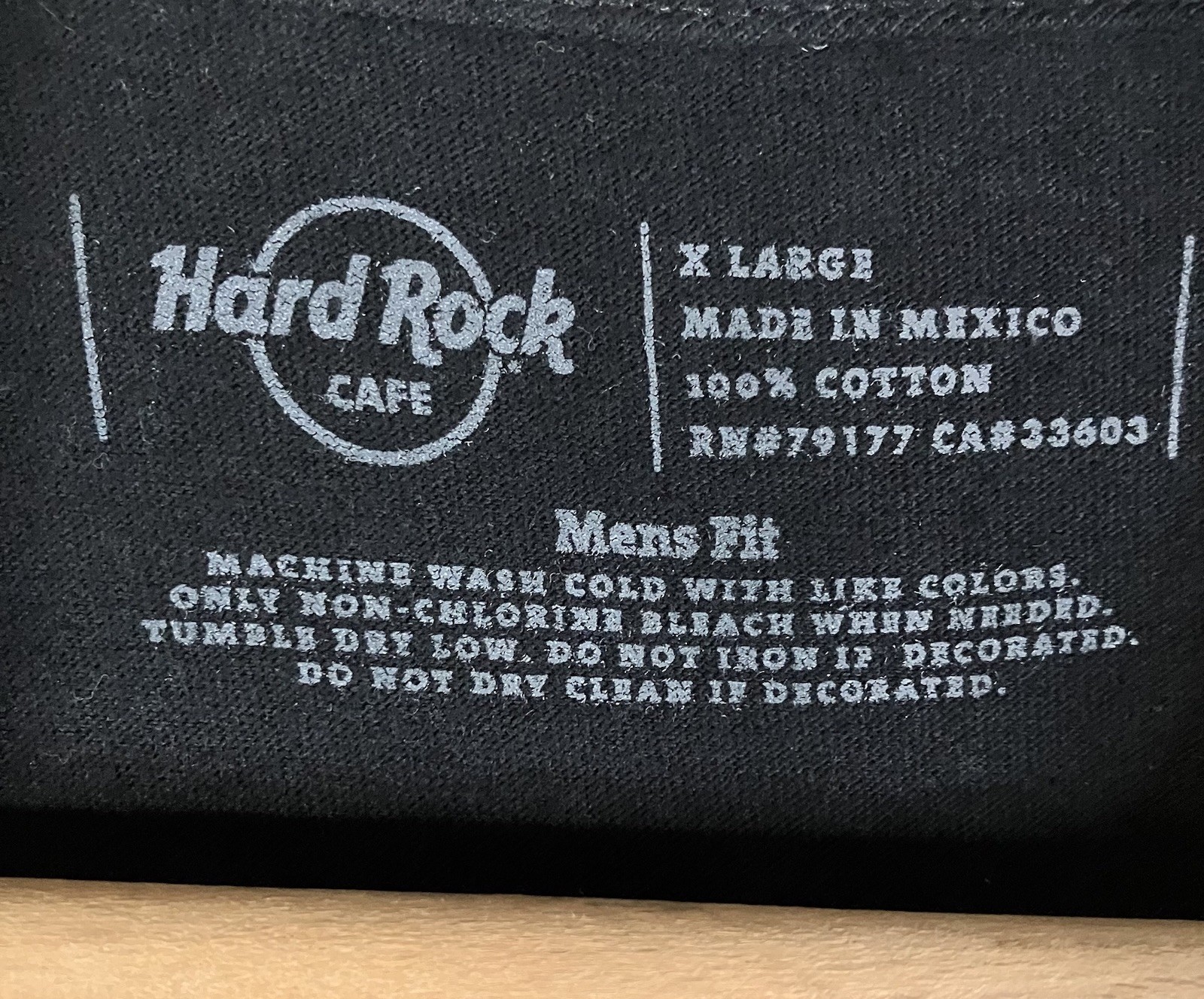 Hard Rock Cafe Honolulu Hawaiian Guitar Graphic T-Shirt Mens XL Black gallery